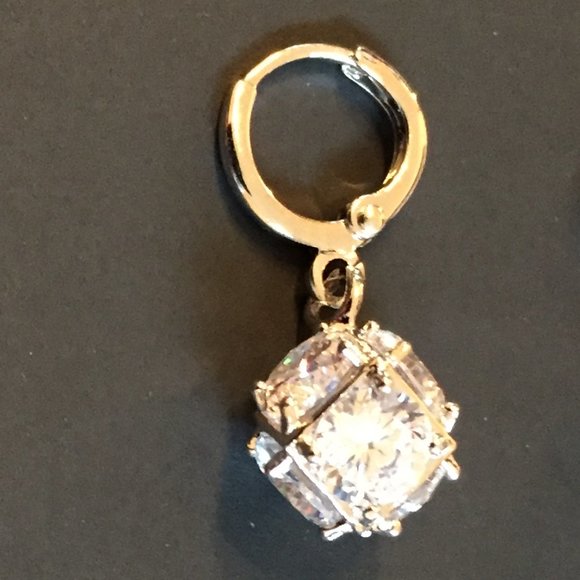 white gold plated crystal earrings - Picture 2 of 2